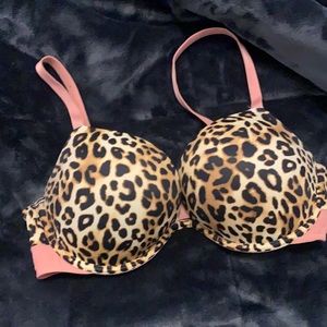 36D pink Victoria’s Secret cheetah print